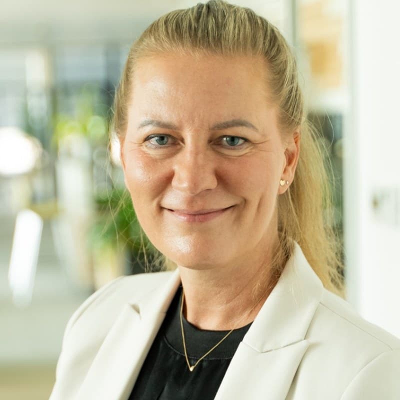 Erika Heveši, portrét